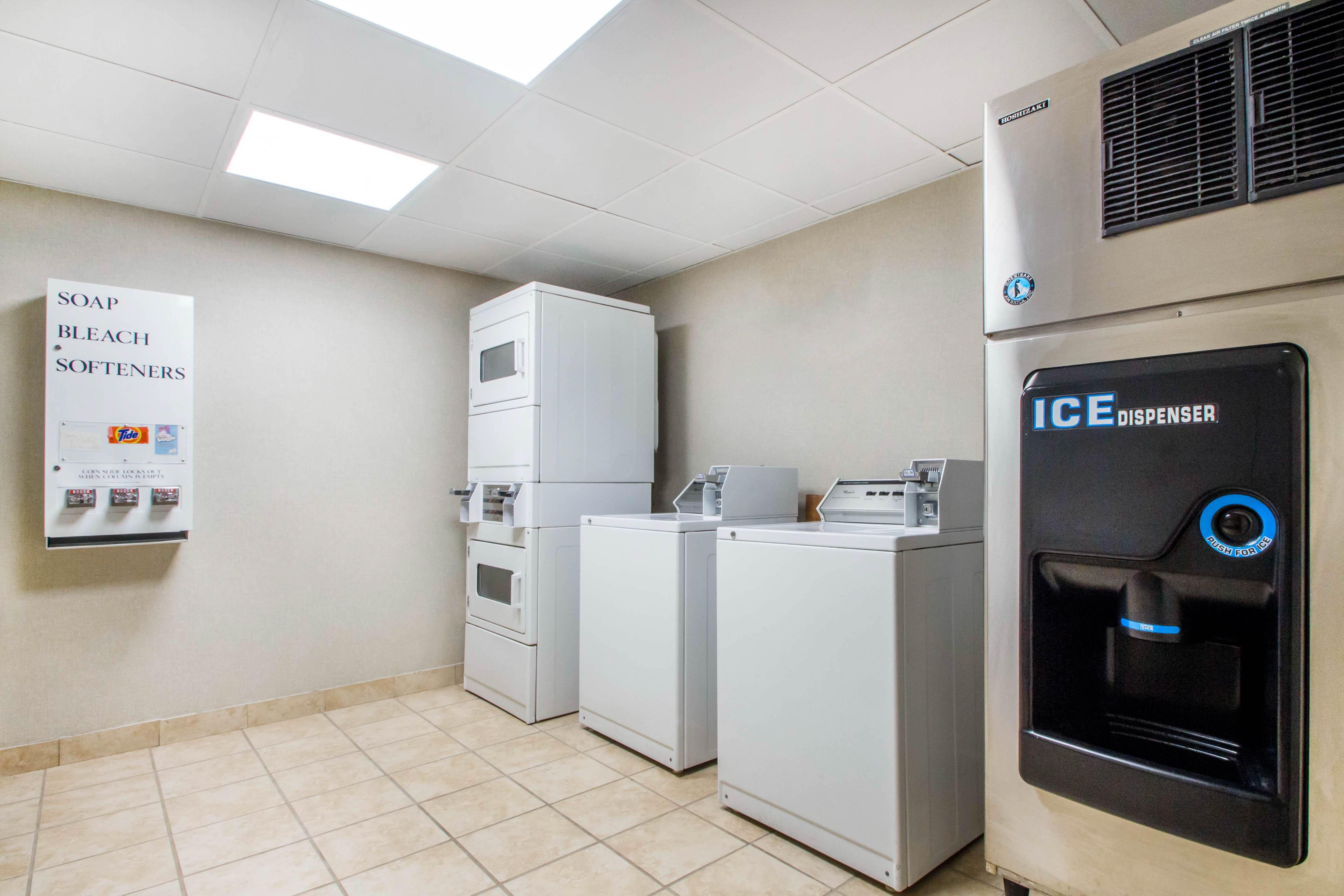 Holiday Inn Express & Suites - Albany Airport - Wolf Road By Ihg Kültér fotó